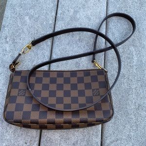 Louis Vuitton Pochette accessories